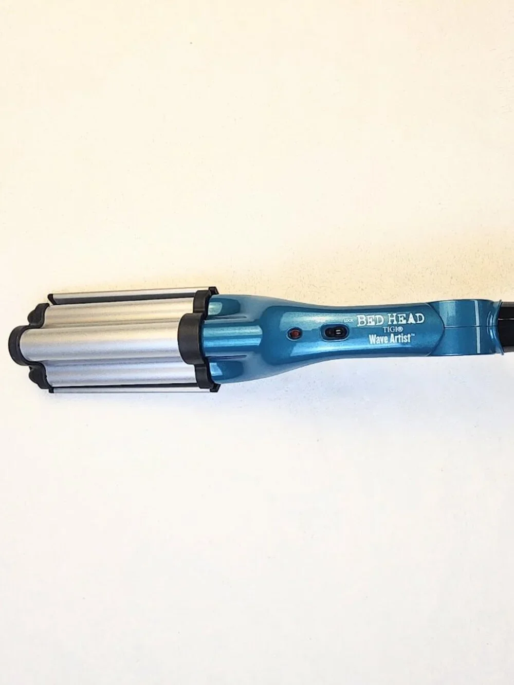 TIGI Bed Head Wave Artist Tourmaline Ceramic Deep Waver Blue (BH305CN).